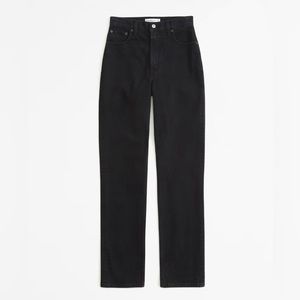 Abercrombie Ultra High Rise 90s
Straight Jean